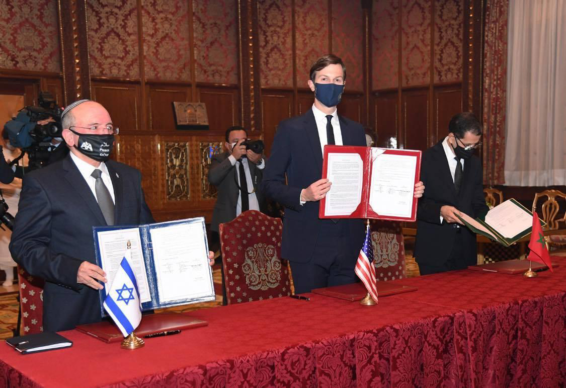 إن استئناف العلاقات بين إسرائيل والمغرب، الذي أصبح ملموسًا بالتوقيع على اتفاقيات أبراهام في ديسمبر 2020، هو قبل كل شيء ثمرة عمل الوسيط: الولايات المتحدة، في شخص جاريد كوشنر.